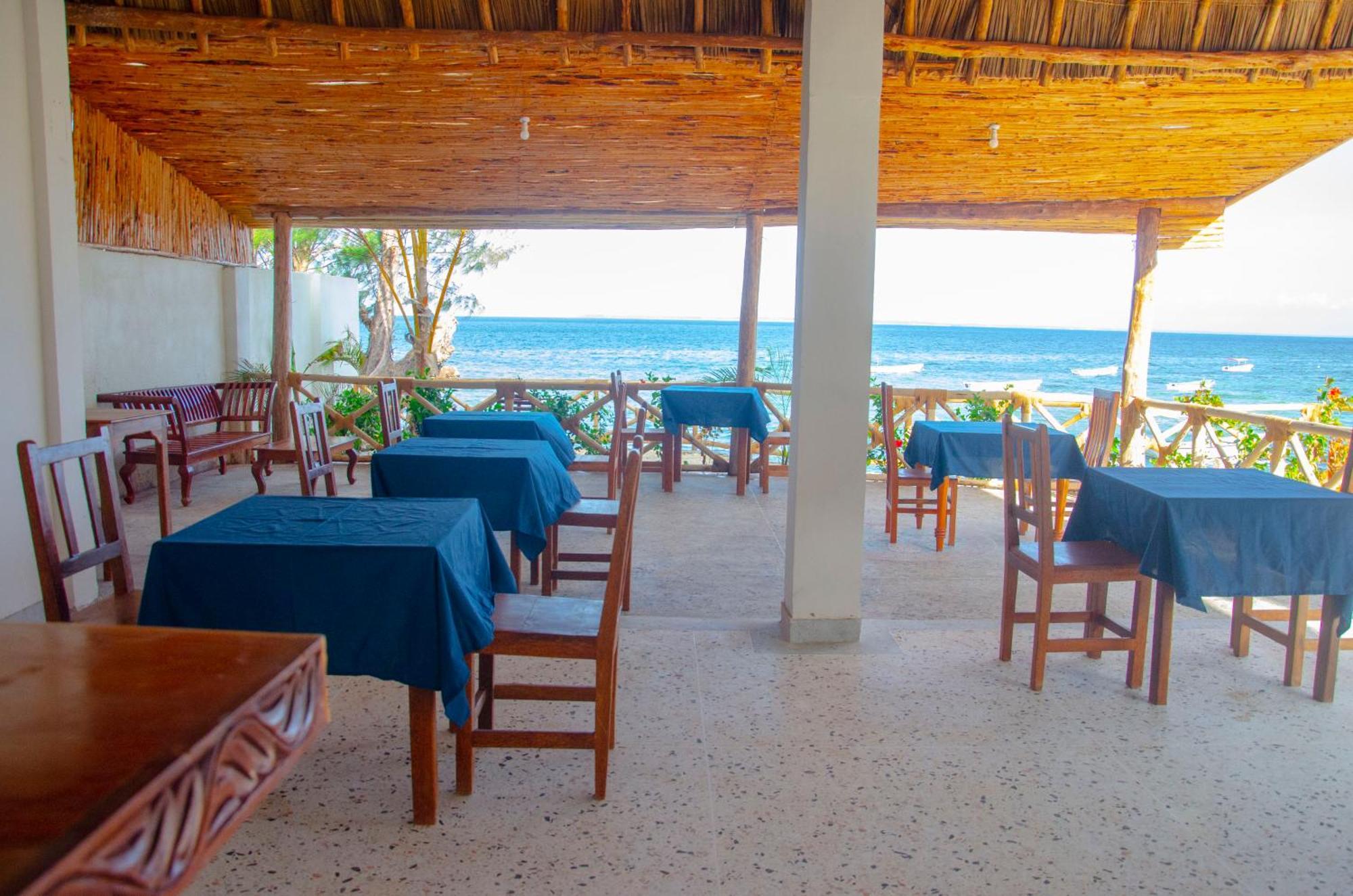 Zamu Hotel 4*