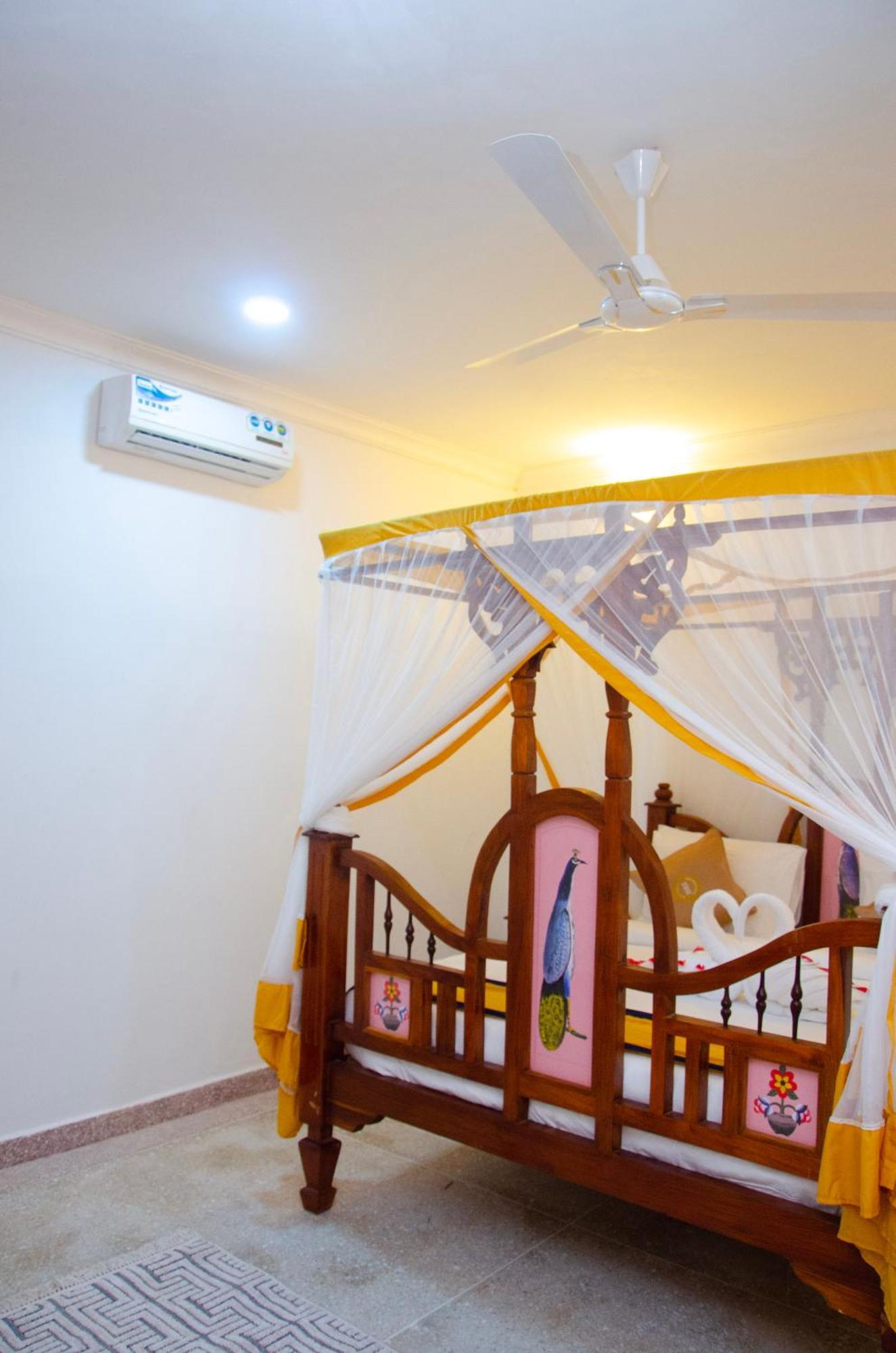 Zamu Hotel 4*
