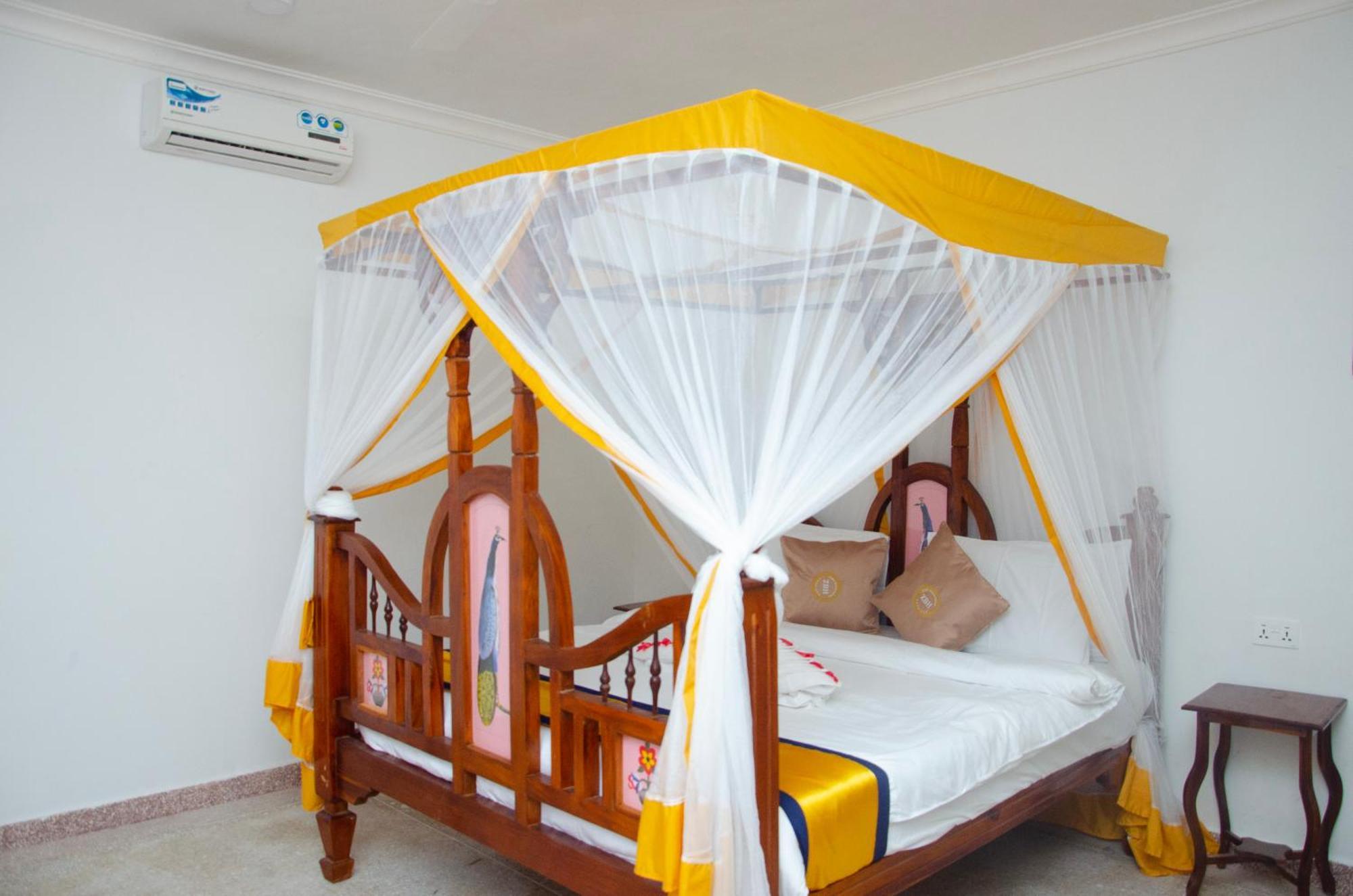 Hotel Zamu Uroa