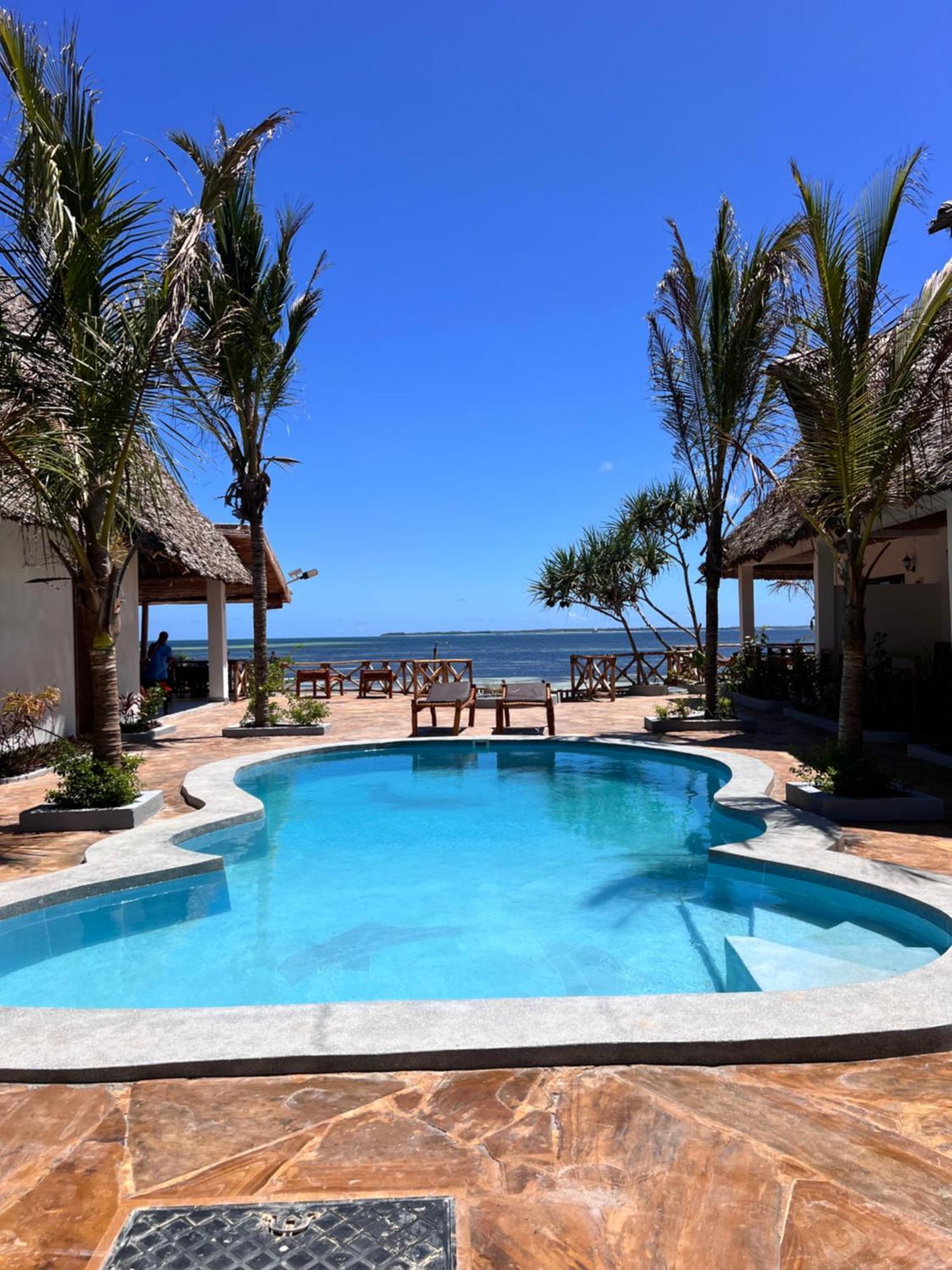 Zamu Hotel 4*