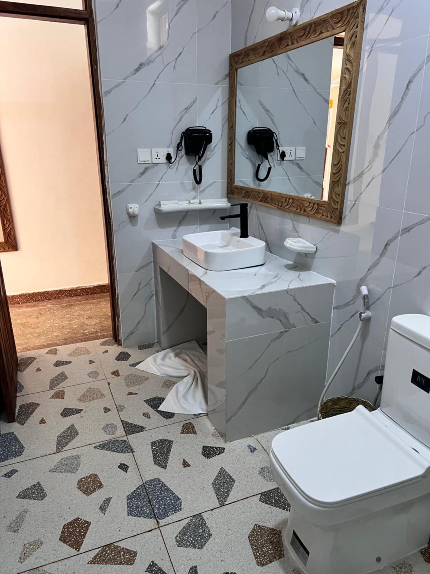 Hotel Zamu Uroa