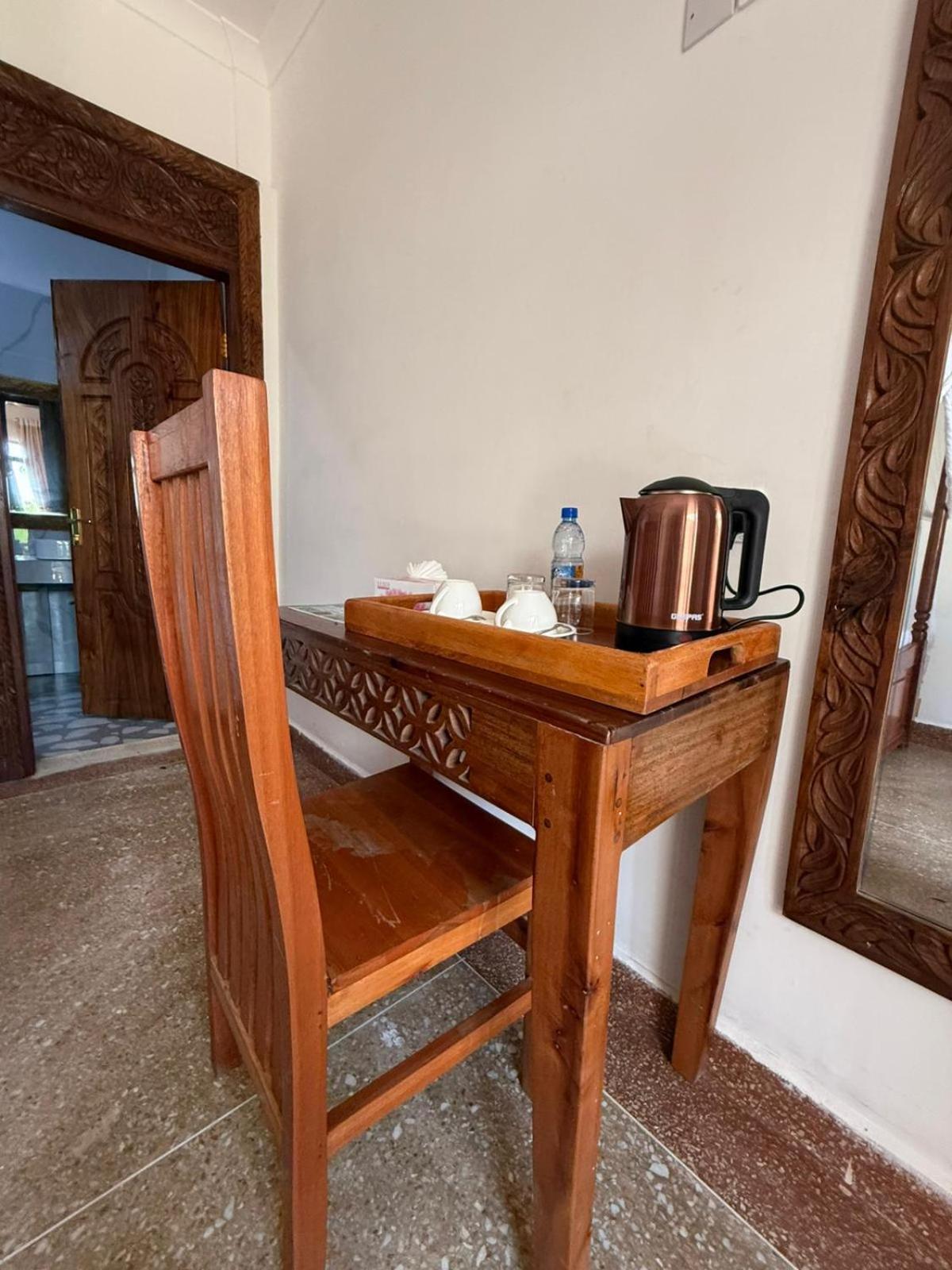 Hotel Zamu Uroa