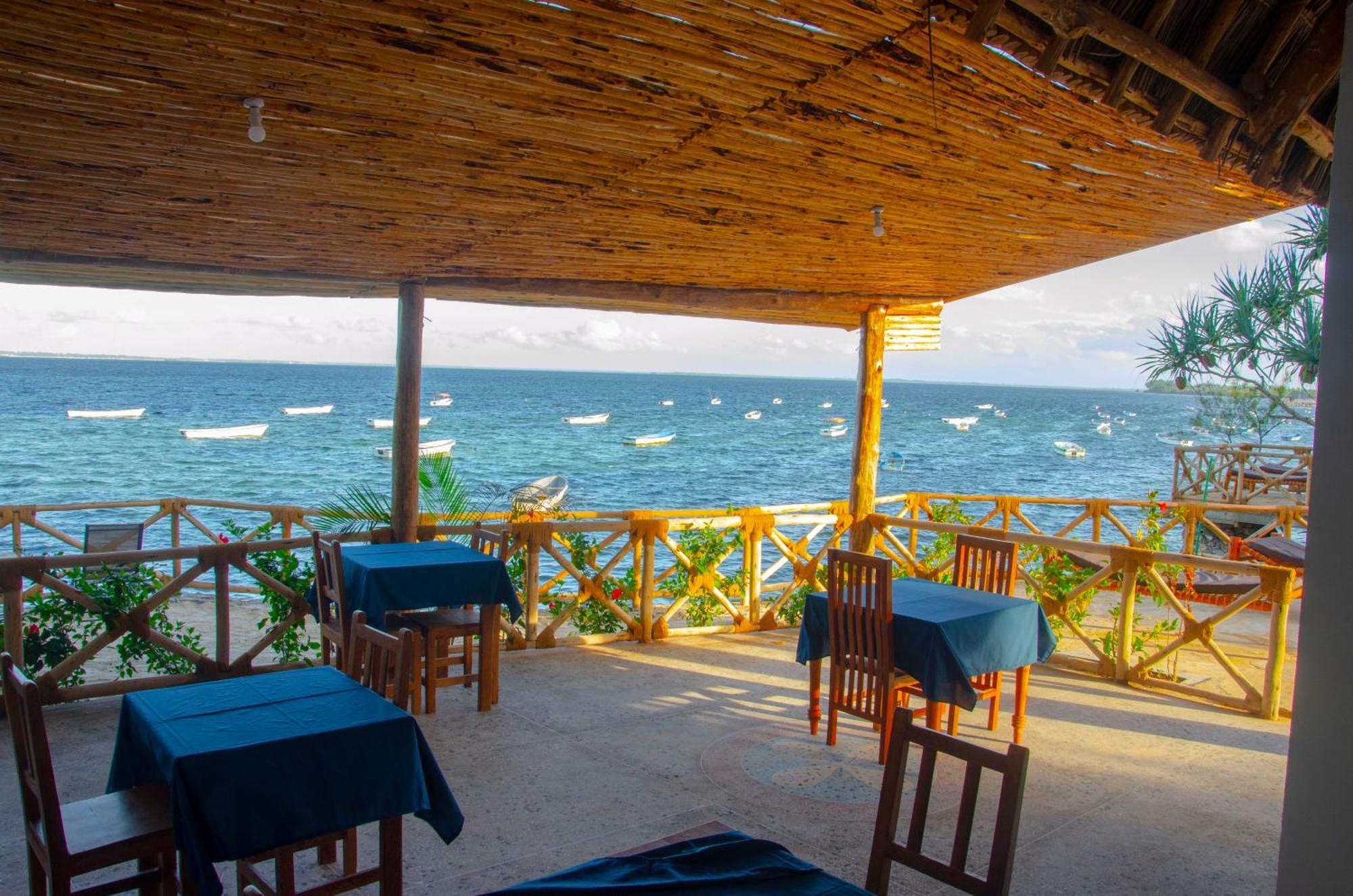 Hotel Zamu Uroa